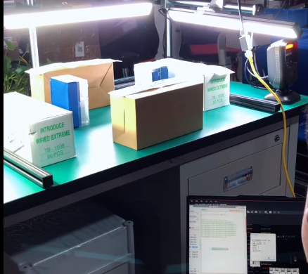 還在為人工掃碼慢、錯掃漏掃頭疼？這套定制工作臺批次掃碼設(shè)備全搞定！搭載 AI 讀碼算法，臟污、模糊條碼都能秒識別，批次信息實時同步系統(tǒng)，按需定制尺寸與接口，適配良好專屬場景～ #AI #批次溯源#定制掃碼設(shè)備 #自動掃碼工位.png